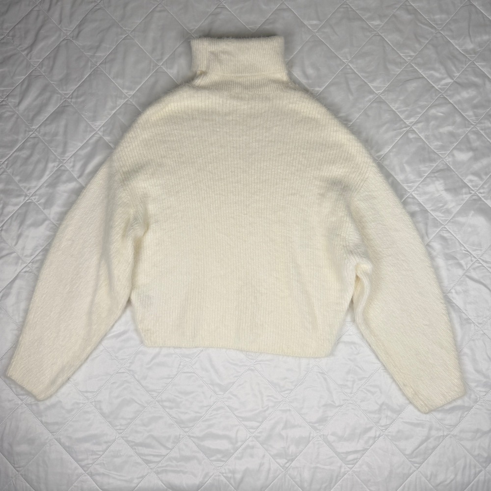 H&M Women's Small Cream Fuzzy Turtleneck Sweater Oversized Boxy Soft Knit - Picture 13 of 14